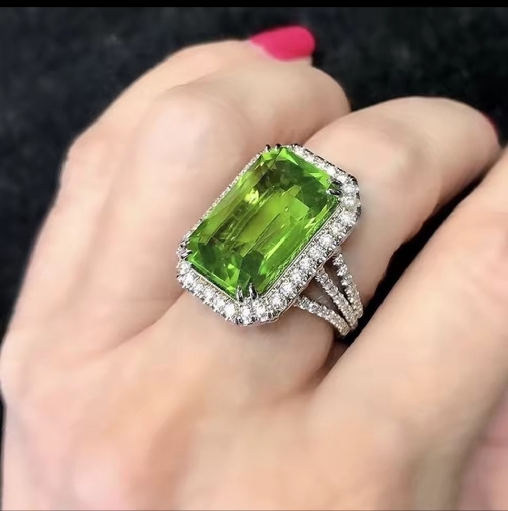 Big Green CZ Luxury Elegant Ring